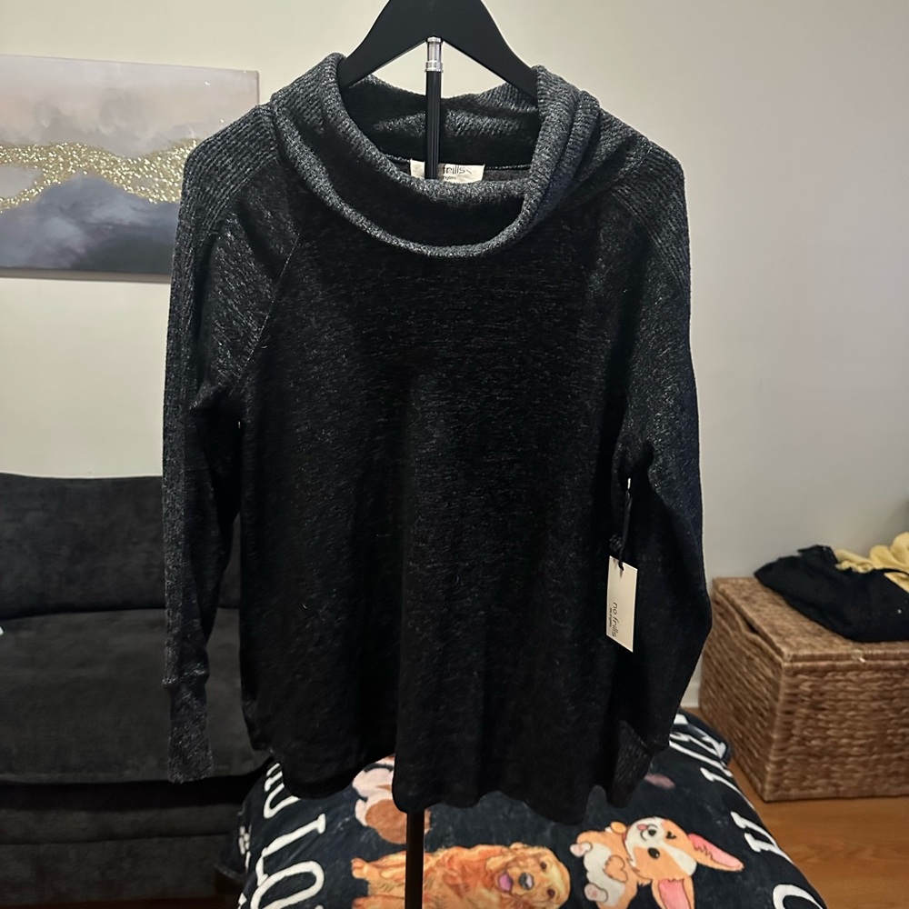 Women’s Size Medium No Frills Los Angeles Gray Sweater Long Sleeve Pullover NWT